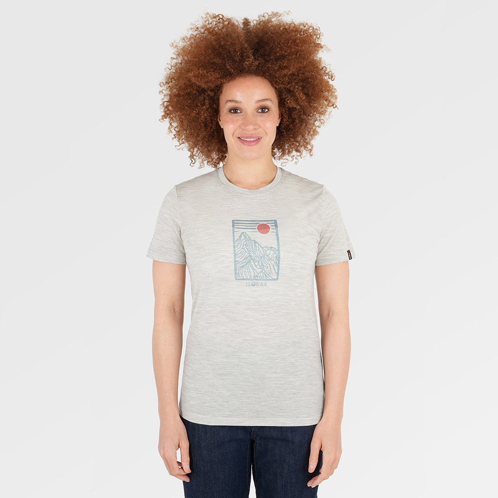 Womens Merino 150 Stamp Summit Tee (Jute/Lagoon) | Model: Chi Chi