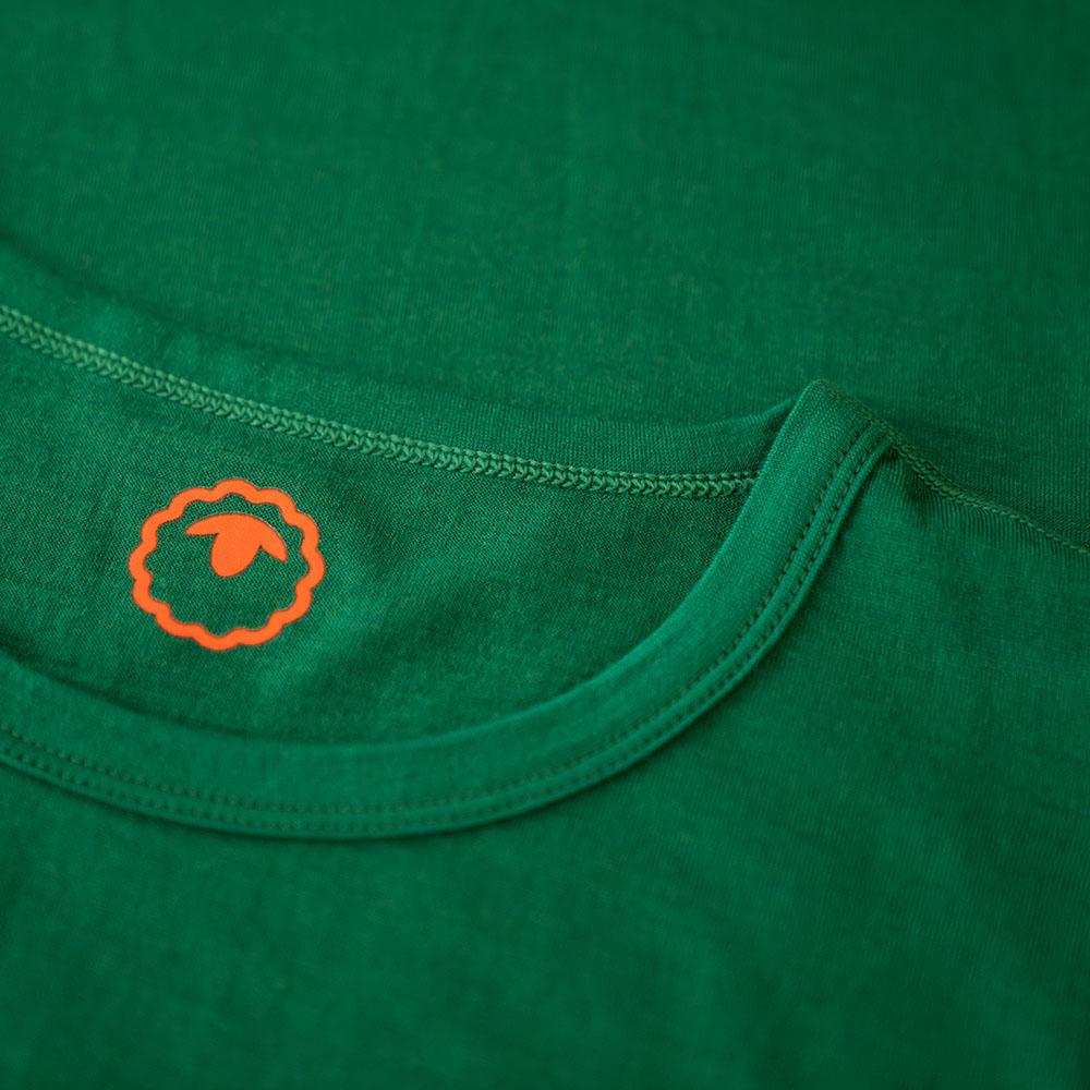 Isobaa | Mens Merino 150 Sheep Tee (Green) | Gear up for everyday adventures in Isobaa's superfine Merino Tee.