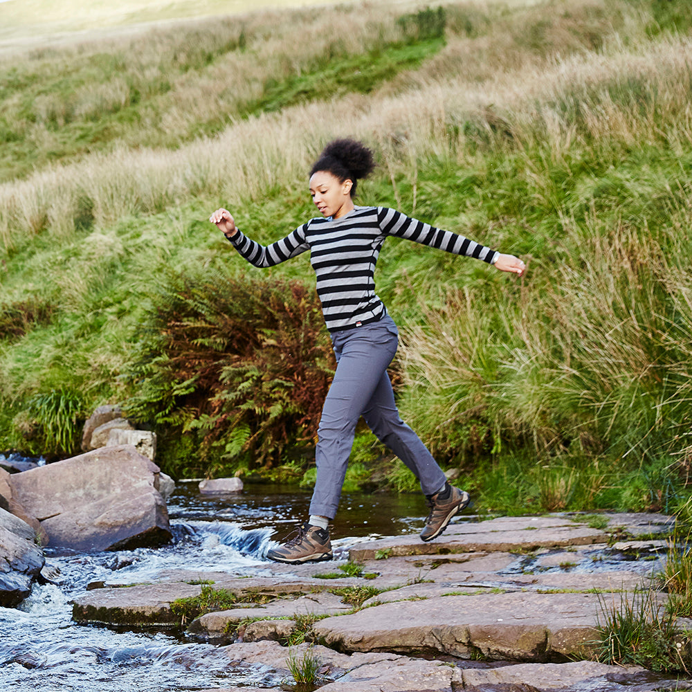 Isobaa | Womens Merino 180 Long Sleeve Crew (Black/Charcoal) | Get outdoors with the ultimate Merino wool long-sleeve top. | Model: Savanah