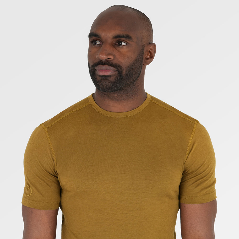 Mens Merino 150 Short Sleeve Crew (Dull Gold) | Model: Michael