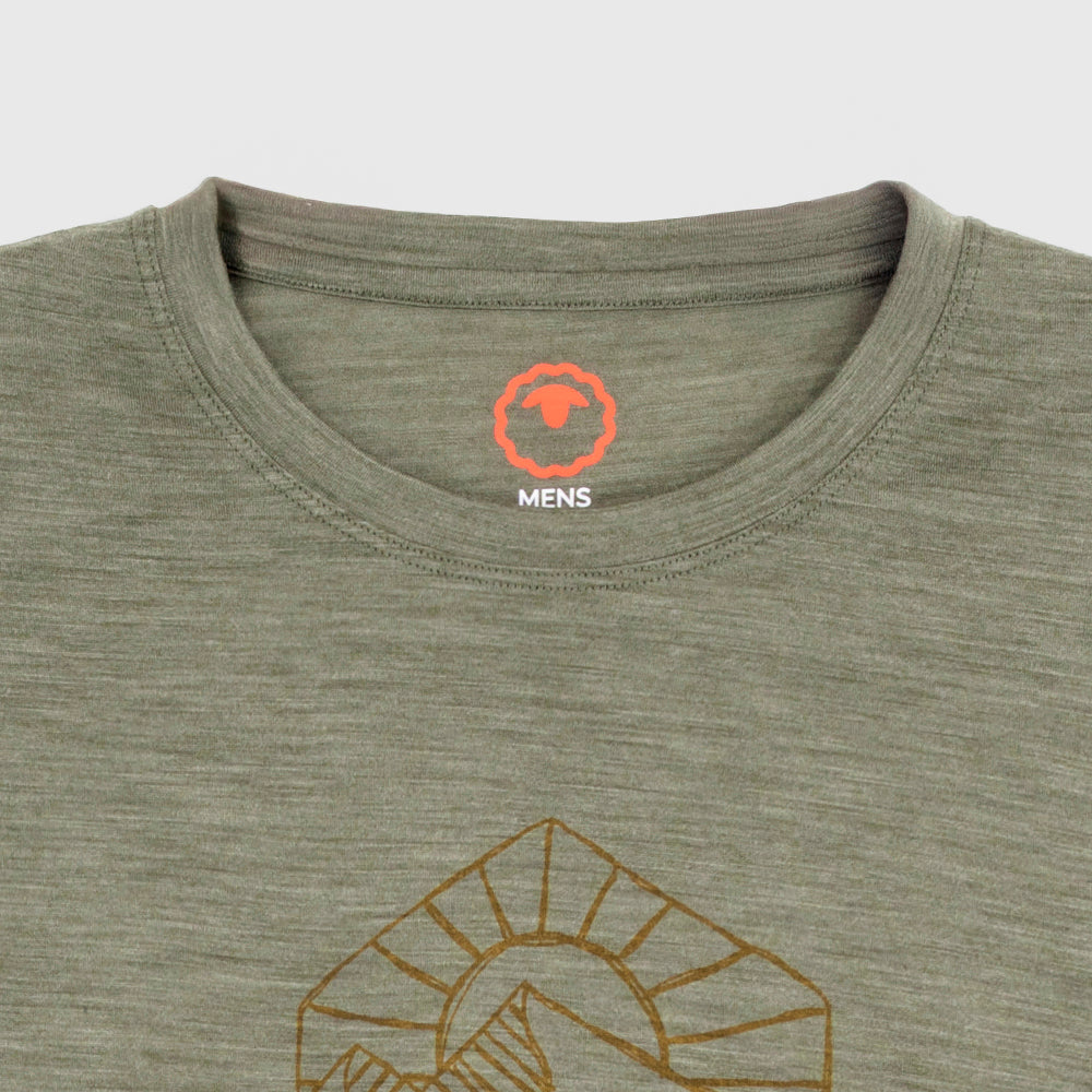 Mens Merino 150 Sketched Sunset Tee (Olive/Dull Gold)