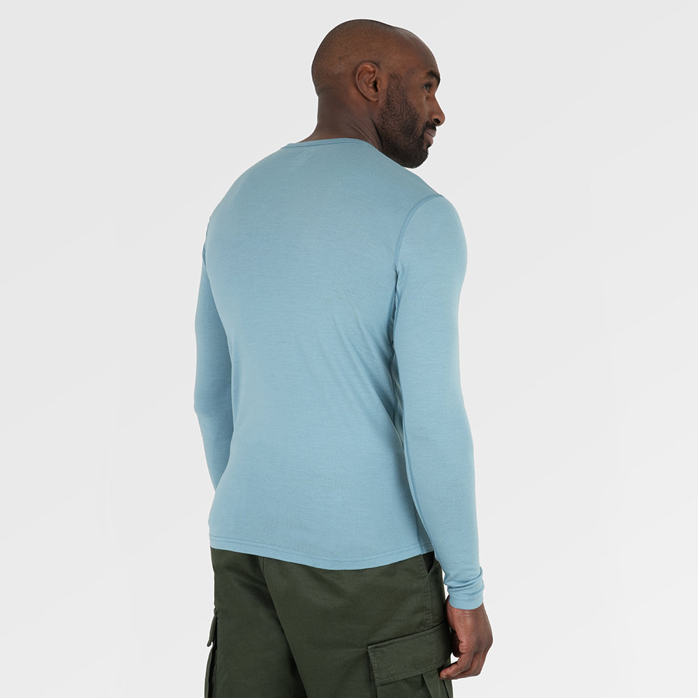 Mens Merino 180 Long Sleeve Crew (Lagoon) | Model: Michael