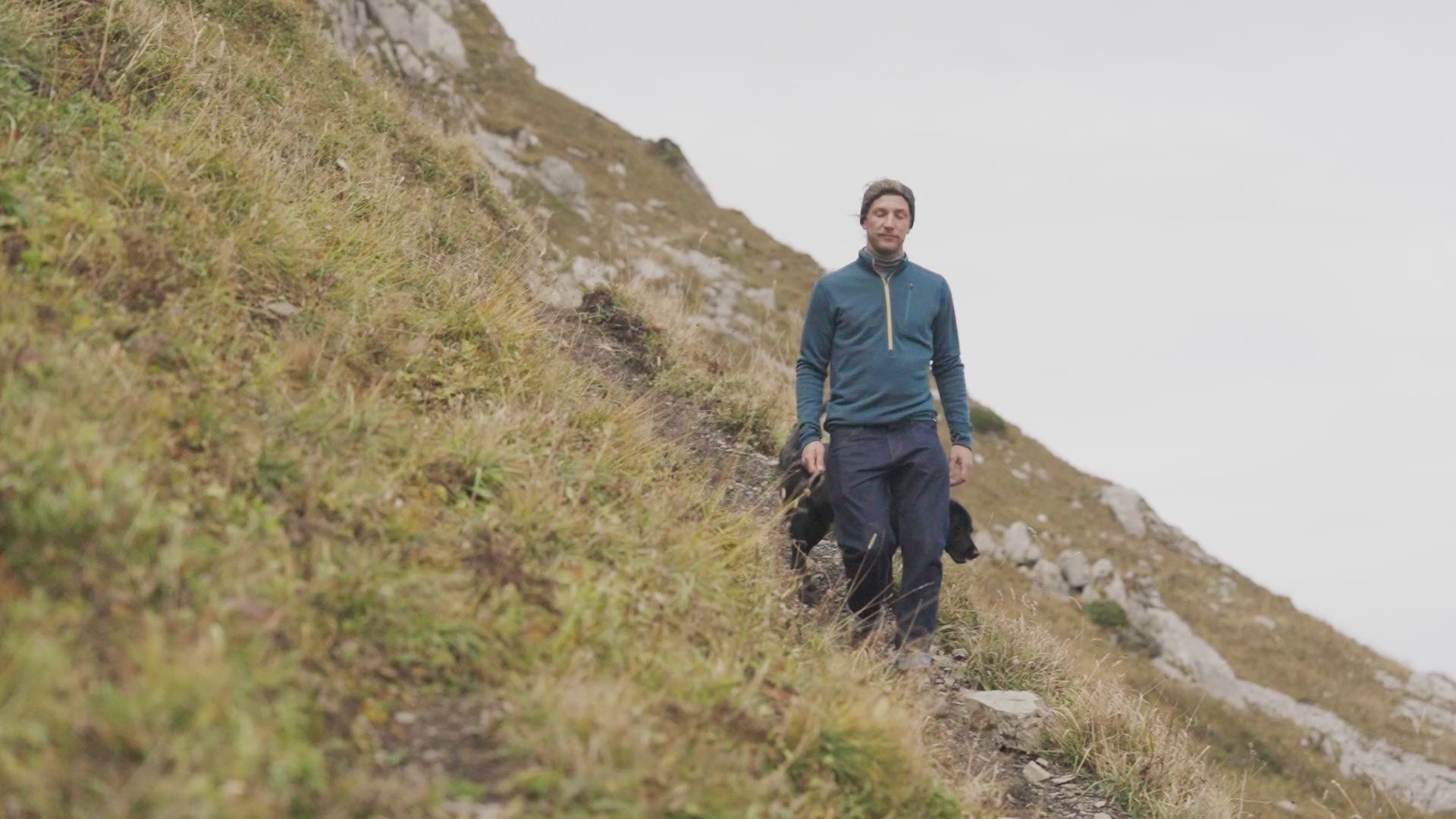 Isobaa | Mens 260 Merino Blend Grid Fleece (Petrol) | Stay warm and comfortable during your cold-weather activities with the 260 Merino Blend Grid Fleece Half Zip | align: 80% 55% | Model: Baudoin
