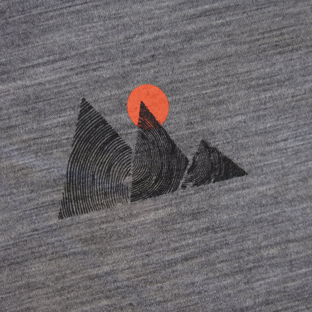 Isobaa Womens Merino 150 Sunset T-Shirt (Charcoal Melange/Black)