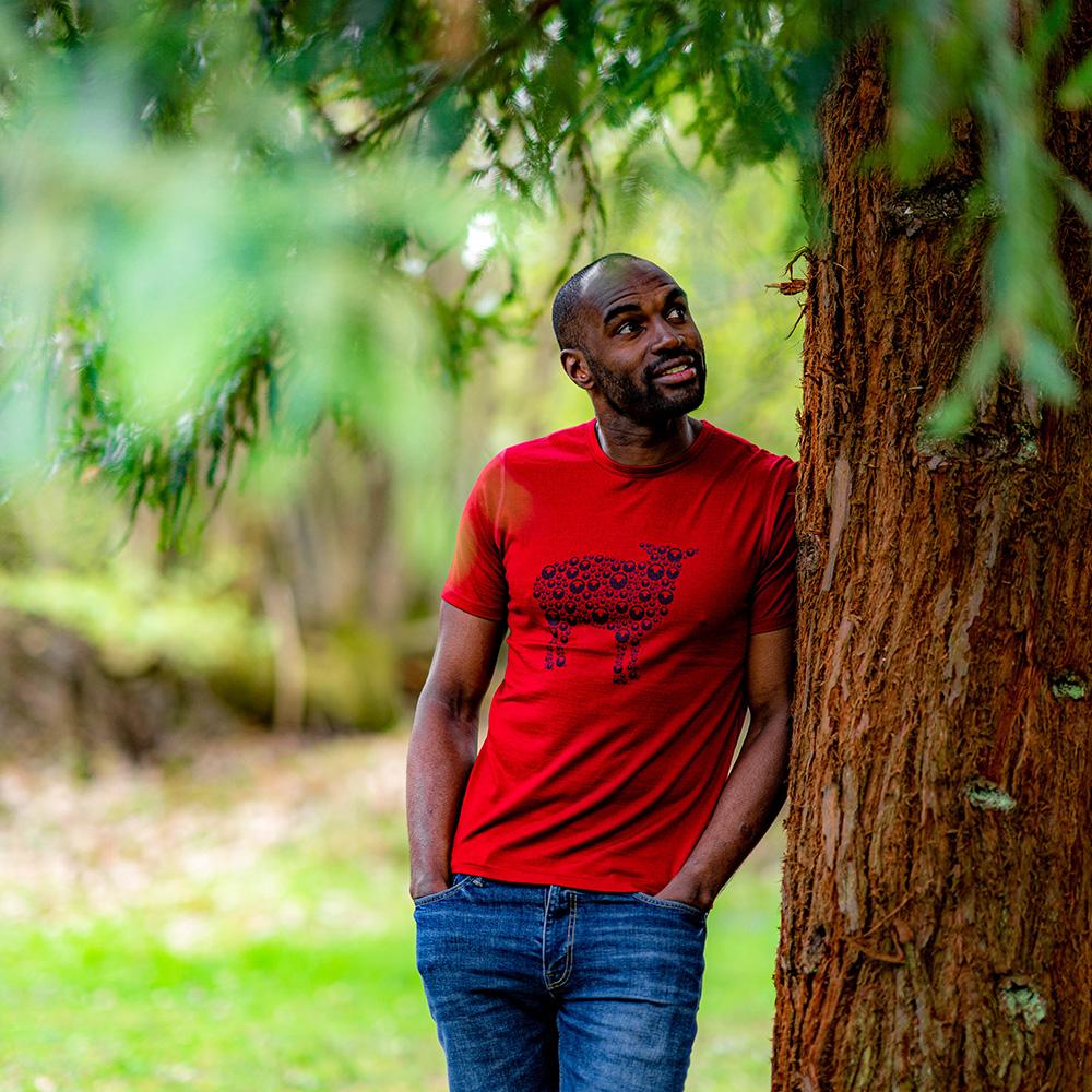Isobaa | Mens Merino 150 Sheep Tee (Red) | Gear up for everyday adventures in Isobaa's superfine Merino Tee. | Model: Michael