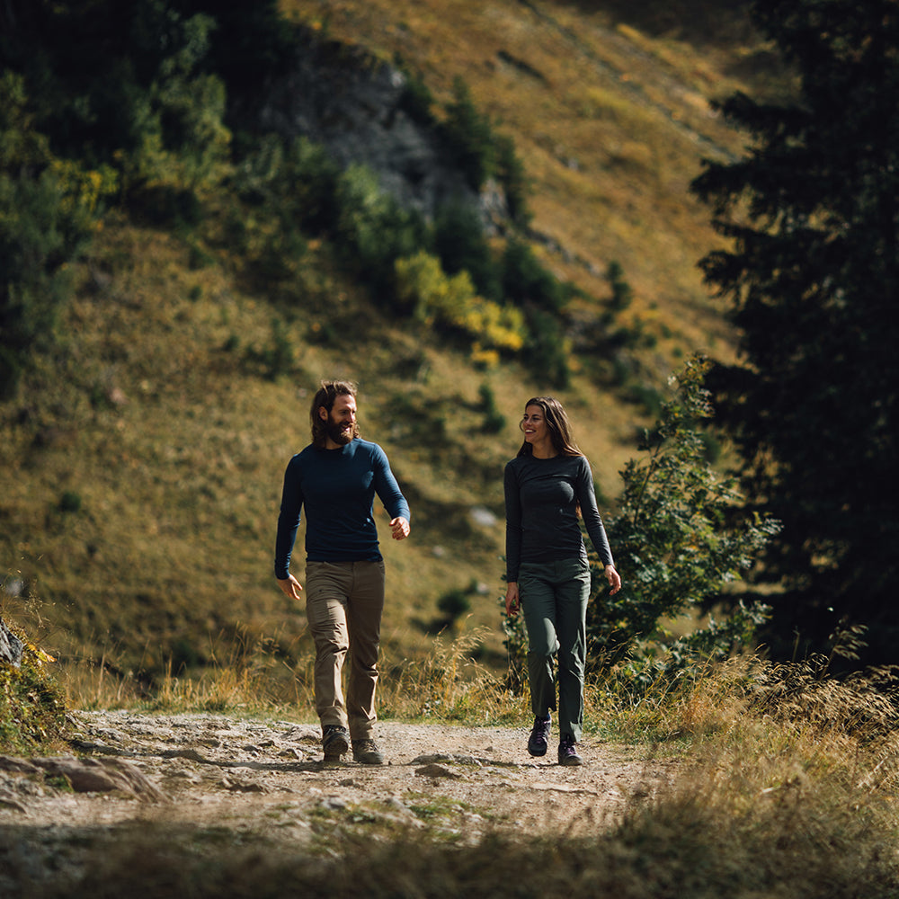 Isobaa | Mens Merino 180 Long Sleeve Crew (Denim) | Get outdoors with the ultimate Merino wool long-sleeve top. | Model: Craig