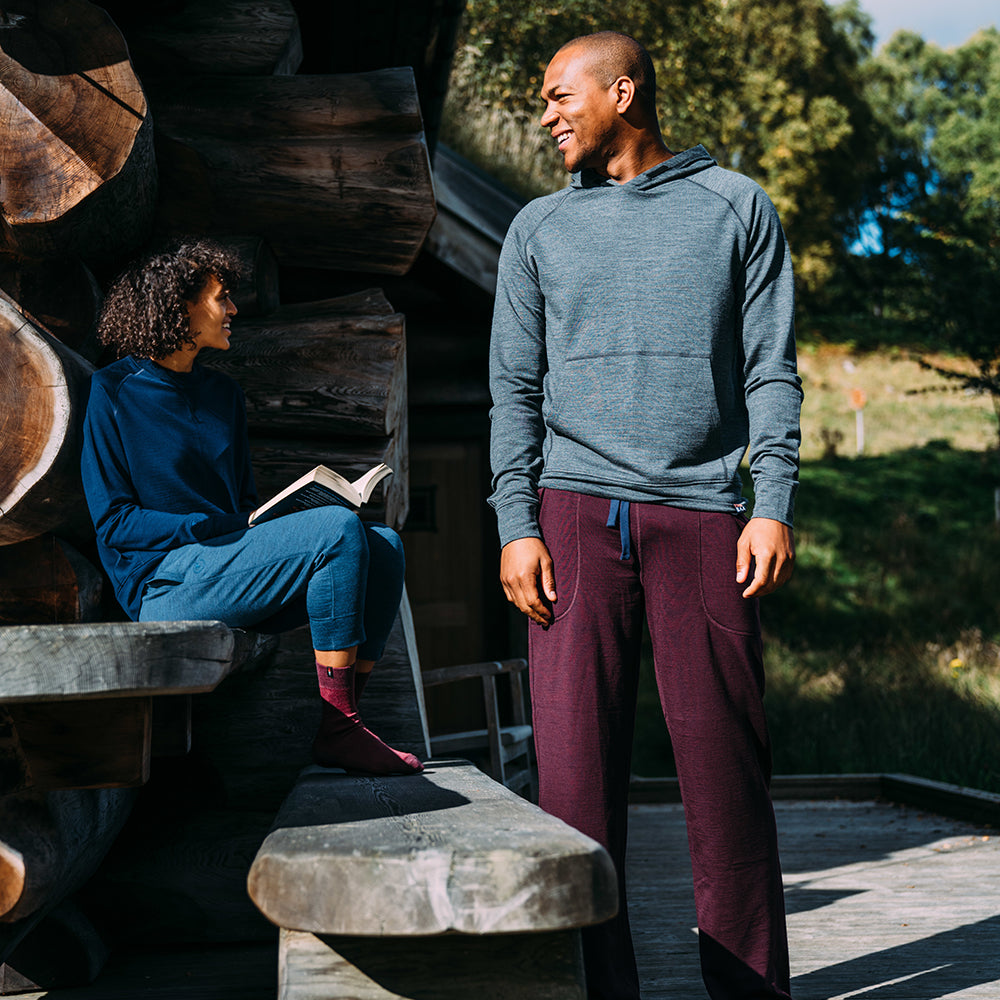 Isobaa | Mens Merino 260 Lounge Loose Joggers (Wine/Navy) | Isobaa 260gm Merino wool lounge joggers. | Model: Edirin