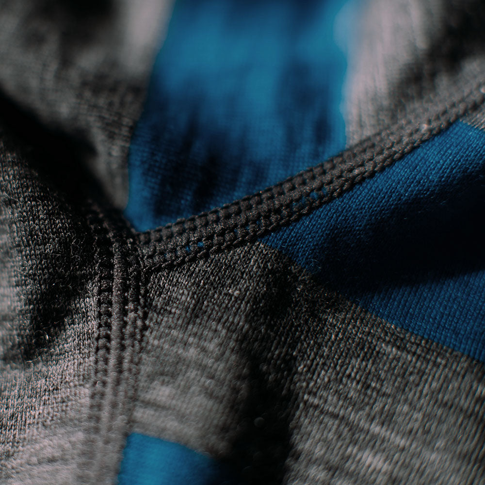 Isobaa | Womens Merino 180 Long Sleeve Crew (Smoke/Blue) | Get outdoors with the ultimate Merino wool long-sleeve top.